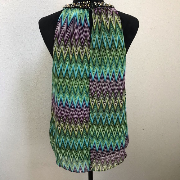 Jennifer Lopez Sleeveless Top - Picture 2 of 7